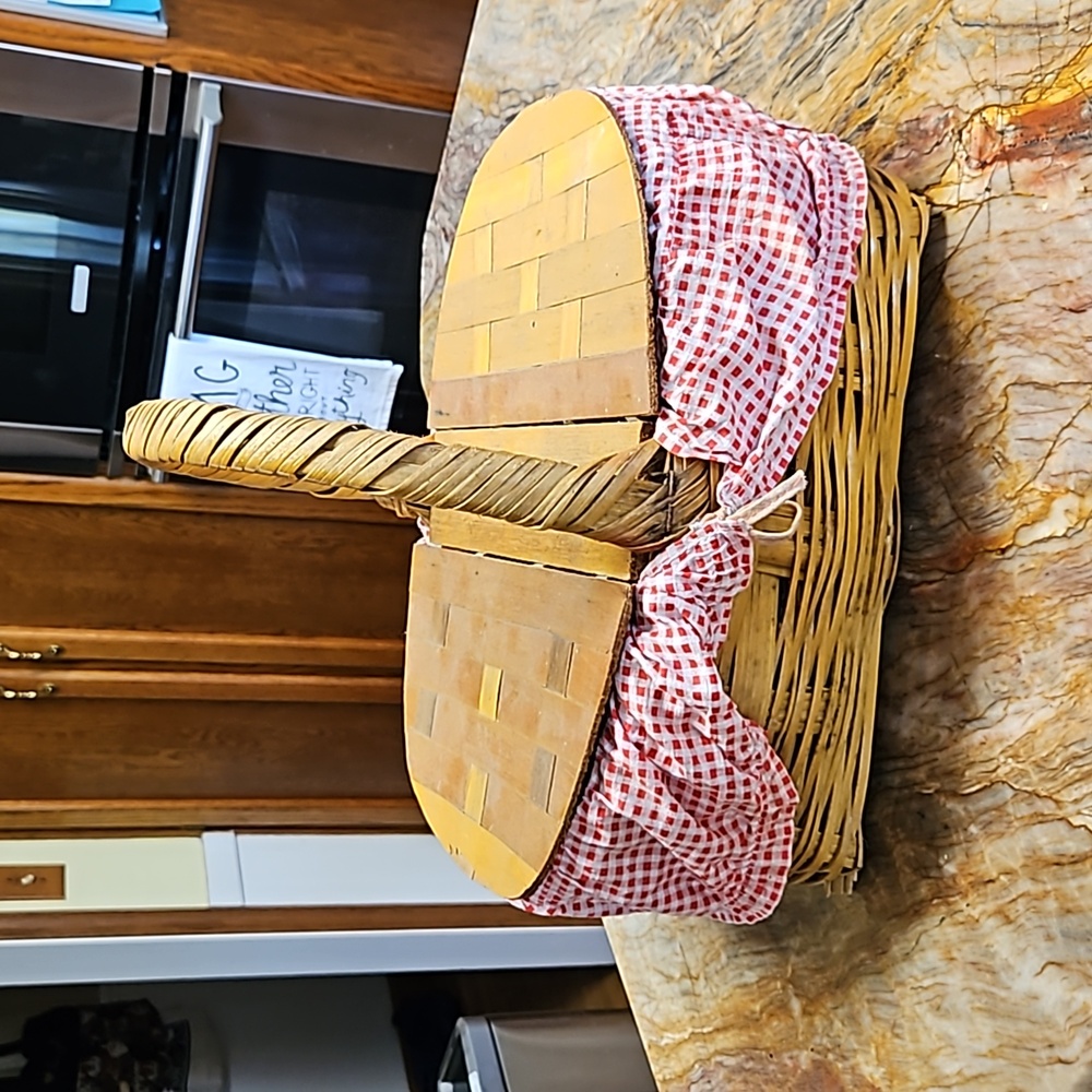 Vintage wicker picnic basket w/ gingham liner and lid